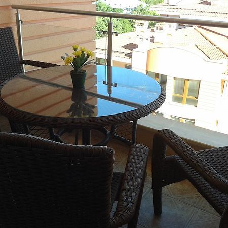 Apartment In St. Constantine And Helena セインツ・コンスタンティン＆ヘレナ エクステリア 写真